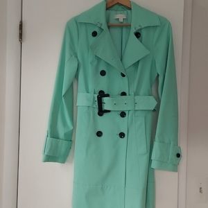 Trenchcoat/ raincoat. New York and Company. Size small